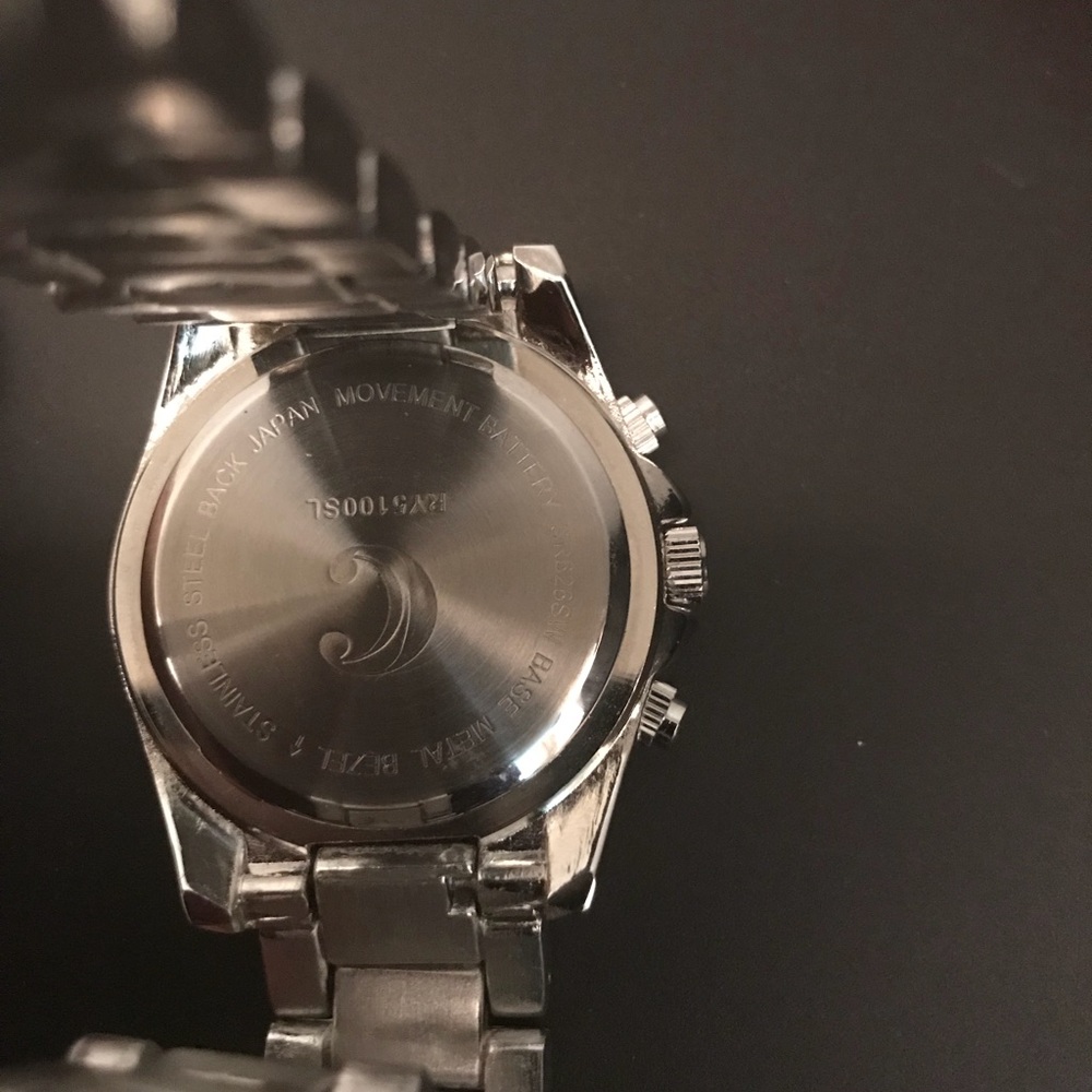 Pretty Silver watch with Rhinestones - Picture 6 of 8